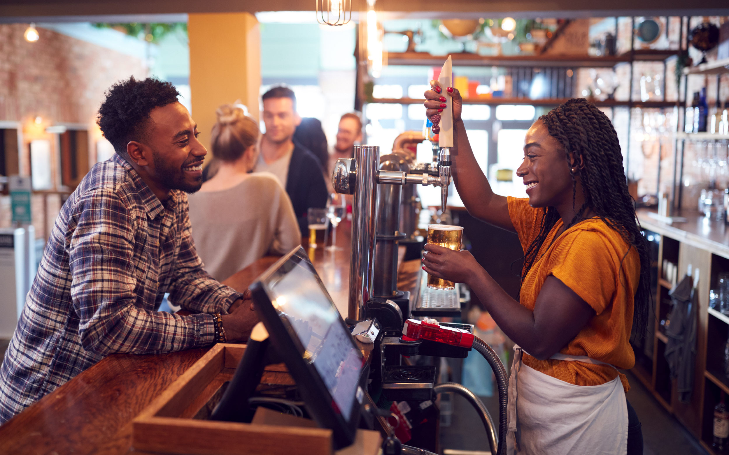 6 Steps to Open a Successful Bar: Startup Guide